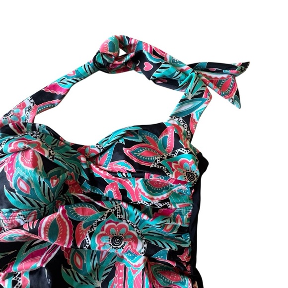 Aqua Green Woman’s One Piece Halter Style Swimsuit Size Small - Picture 3 of 9